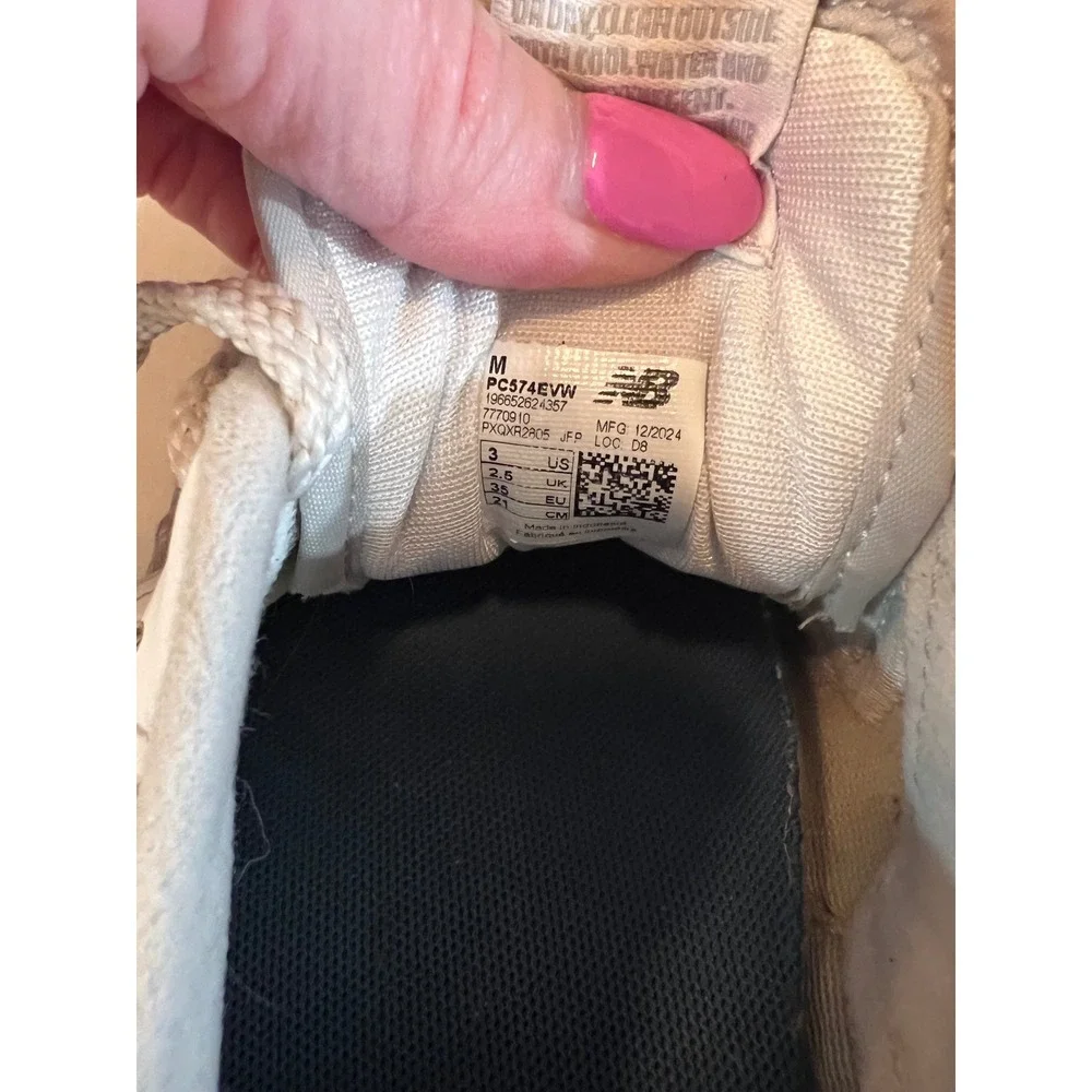 New Balance 574 Kids Grey White Suede Mesh Sneakers PC574EVW Size 3Y